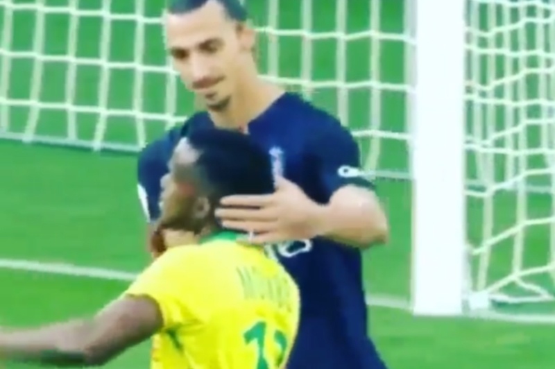 Τον... άρπαξε από το λαιμό ο Ιμπραΐμοβιτς! (video)