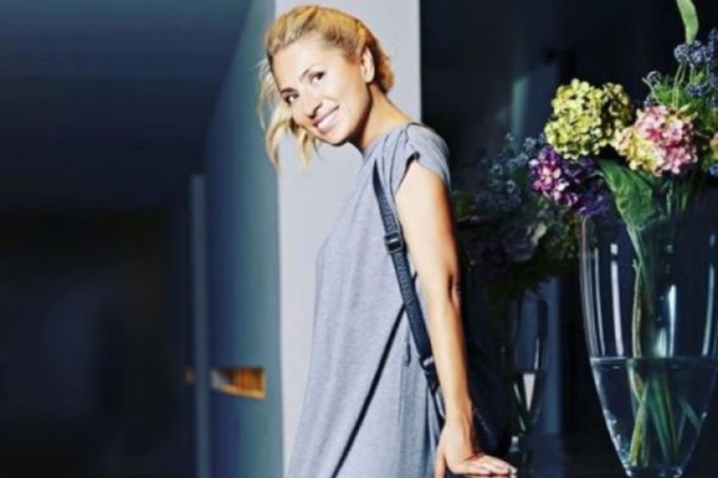 Η Μαρία Ηλιάκη μας δείχνει τον πιο stylish τρόπο να φορέσουμε τη μπαντάνα μας το φθινόπωρο