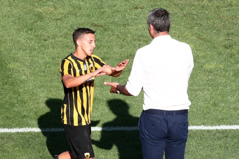 Εκνευρίστηκε στη συνέντευξη Τύπου ο Δέλλας όταν τον ρώτησαν για τον Μπουονανότε!