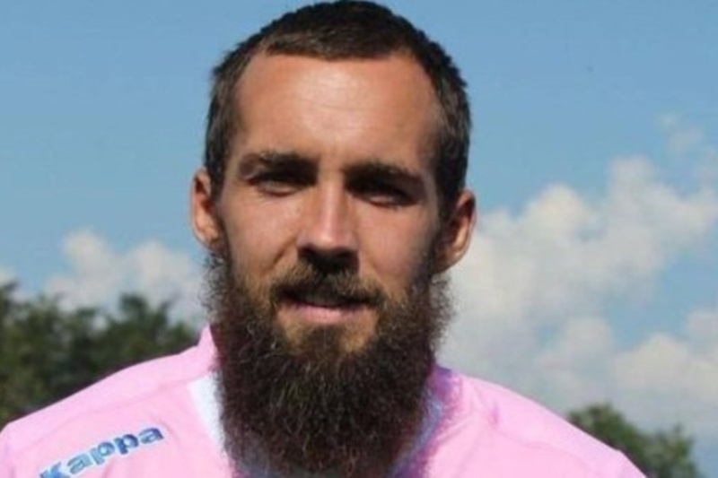 «Ξύρισέ το αλλιώς δεν παίζεις»!