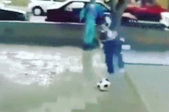 Η διαχρονική φάρσα με την βαριά μπάλα! (video)