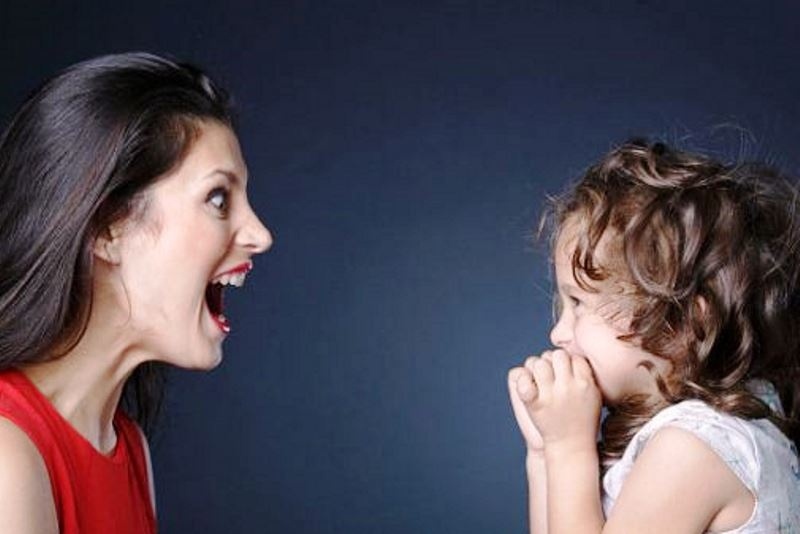 Γιατί δεν πρέπει να φωνάζουμε στα παιδιά μας για να τους επιβληθούμε