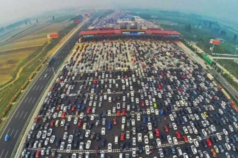 Νομίζετε ότι έχετε κολλήσει σε κίνηση; Αυτό το βίντεο θα σας αλλάξει σίγουρα γνώμη!