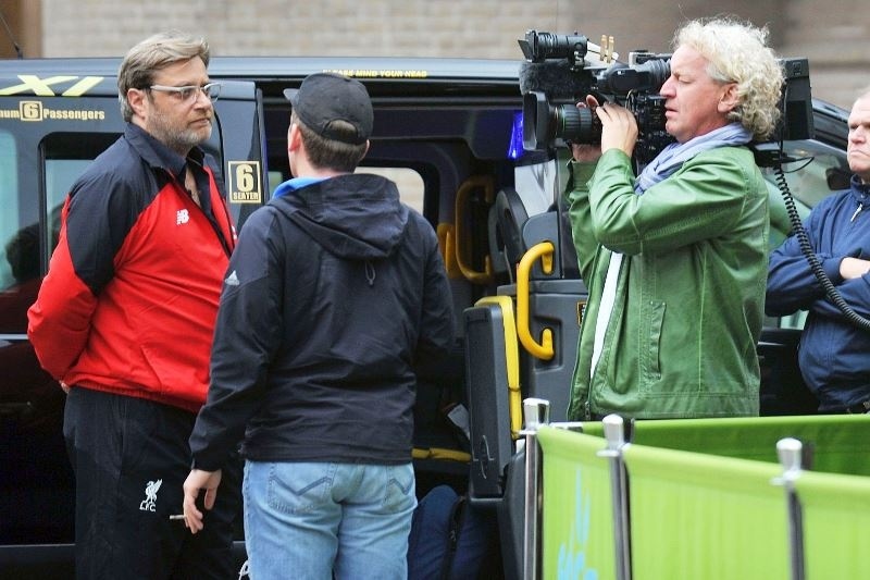 Σωσίας του Κλοπ προκάλεσε πανικό στο Λίβερπουλ (photos)