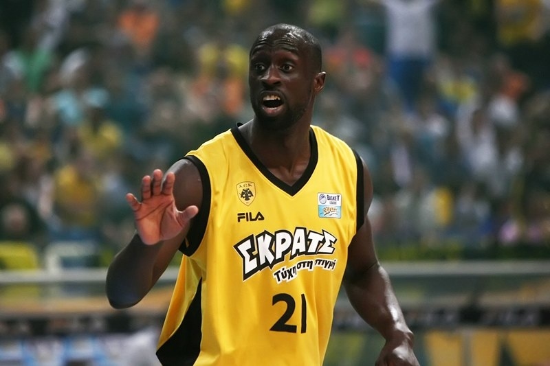 Τέλος το μπάσκετ για τον Μενσά-Μπονσού (video)