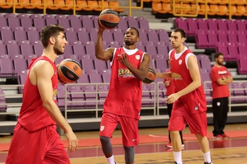 Στρόμπερι: «Σκληρή άμυνα και αυτοπεποίθηση»