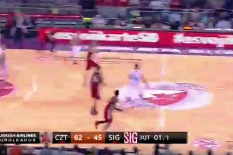 Buzzer Beater στην πρεμιέρα (video)