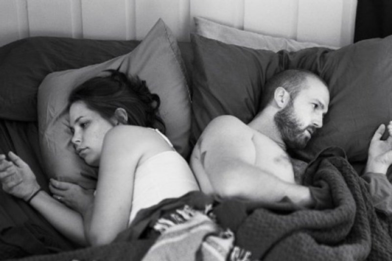 Ένας φωτογράφος αφαίρεσε τα smartphones από αυτές τις φωτογραφίες και μας προβλημάτισε