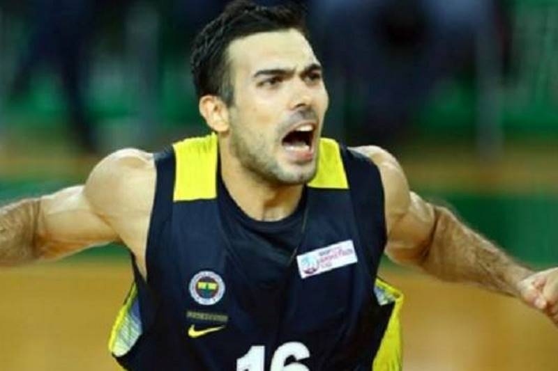 «Καθάρισε» ο Σλούκας για Φενέρ