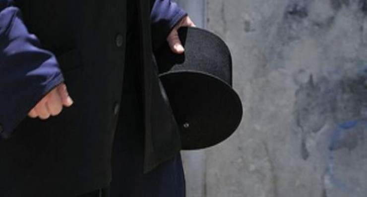 ΑΠΙΣΤΕΥΤΟ: Ιερέας πήγε για σεξ στις ερημιές με 2 Ρομά και τελικά τον έκλεψαν!