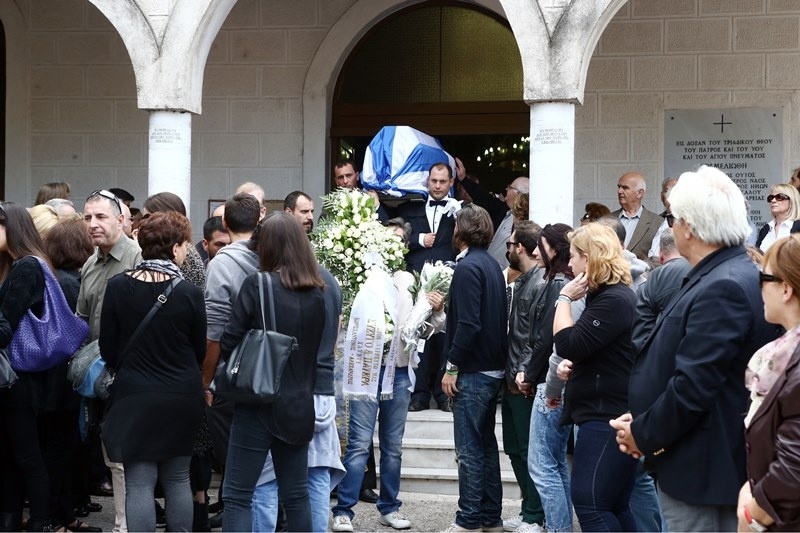 Το «τελευταίο αντίο» στον Μάκη Δενδρινό (photos)