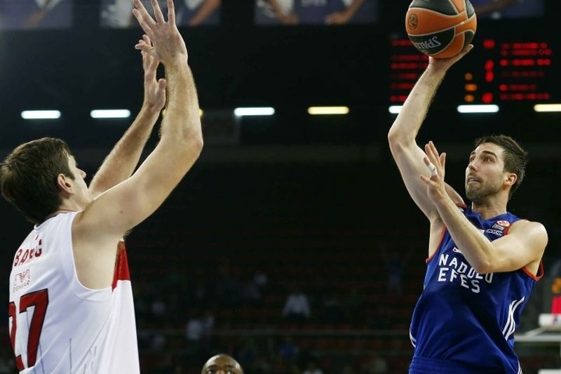 Άνετα η Εφές, 89-74 το Μιλάνο