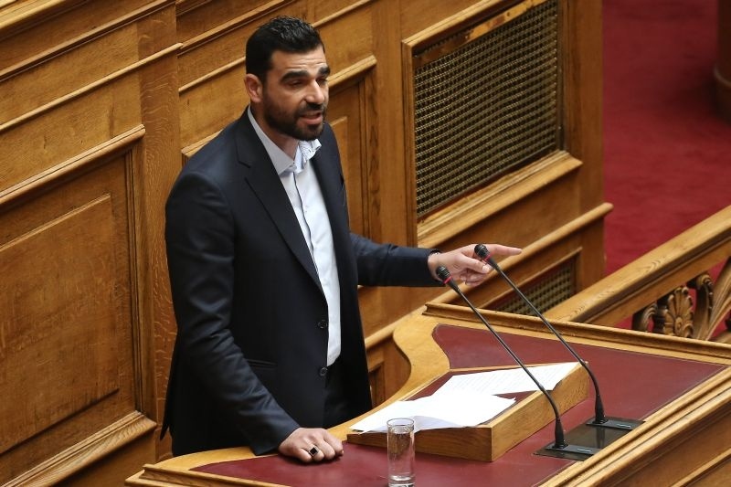 Επίθεση στο σπίτι του Κωνσταντινέα!