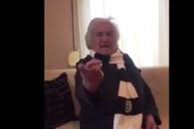 Η πιο αντι-Ολυμπιακός γιαγιά! (video)