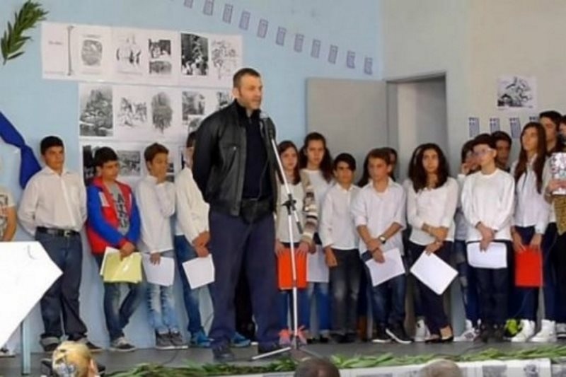 Γκλέτσος σε μαθητές: «Να πάνε να... τα μνημόνια και οι δανειστές» (video)