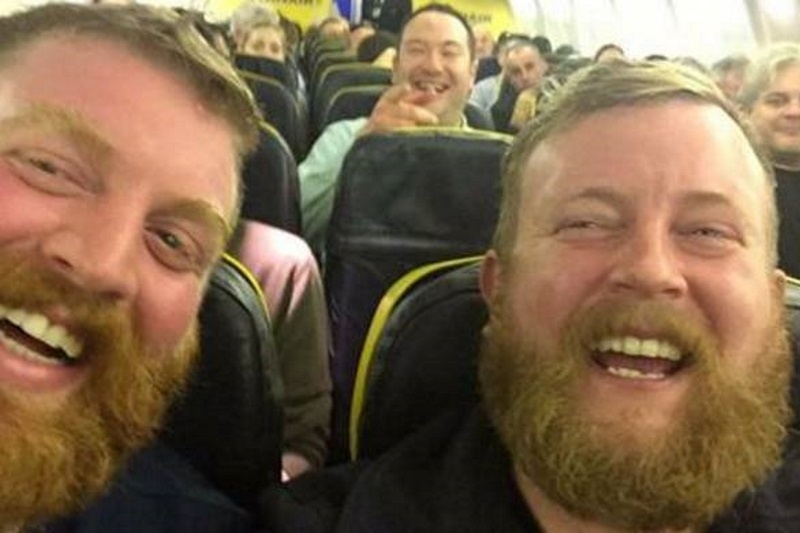 Απίστευτο και όμως αληθινό: Γνώρισε το… σωσία του μέσα στο αεροπλάνο (photos)