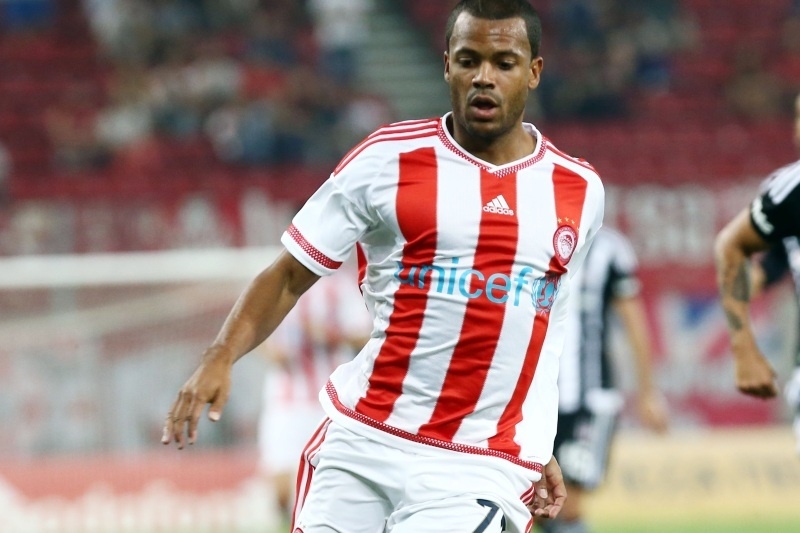 Ο Ντοσεβί στην αποστολή του Ολυμπιακού! (photo)