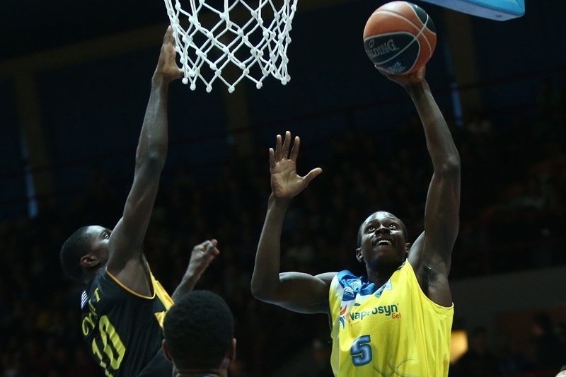 Έσπασε την μπασκέτα ο Κρουμπαλί! (photos)