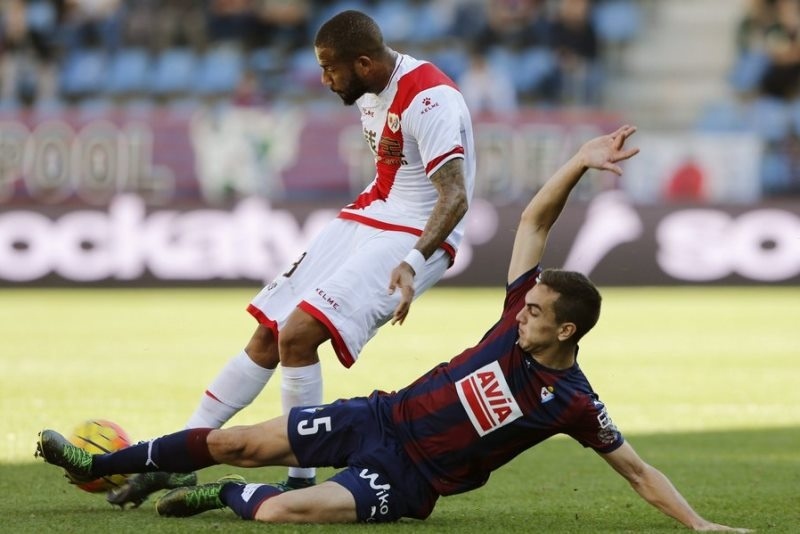 Χτυπάει… Ευρώπη η Εϊμπάρ (video)