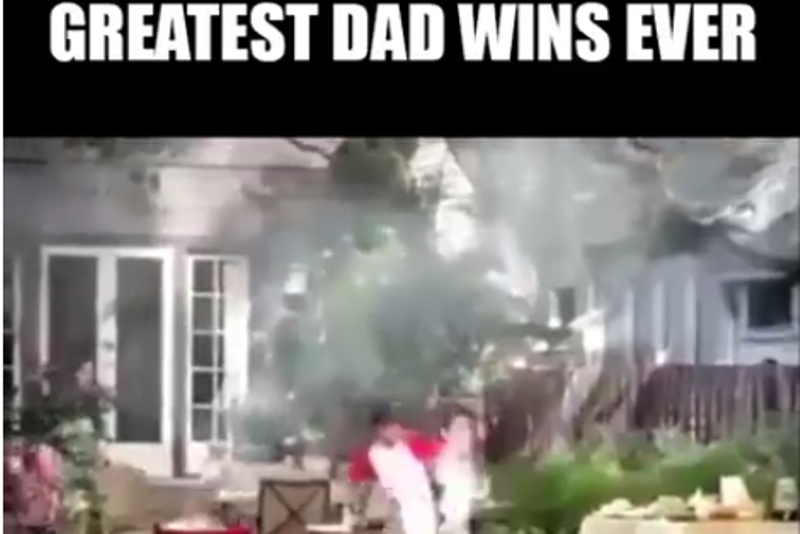 Ένας μπαμπάς μα τι μπαμπάς! (video)