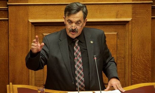 Έκαναν γήπεδο τη Βουλή: «Μ.....α, αντε γ....σου»!