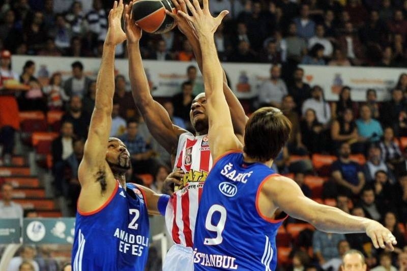 Εφές Αναντόλου - Ολυμπιακός 87-91: Πήρε το θρίλερ ο Ολυμπιακός!