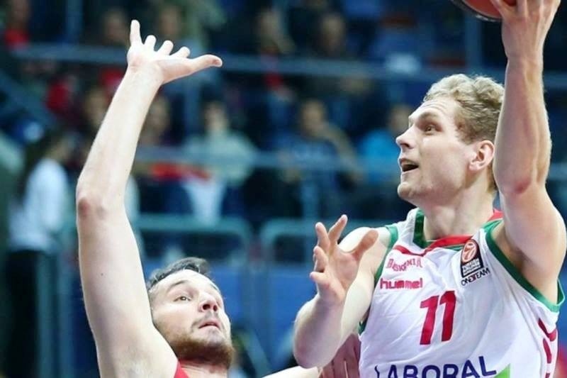 Η Τσεντεβίτα υπέταξε και την Λαμποράλ!