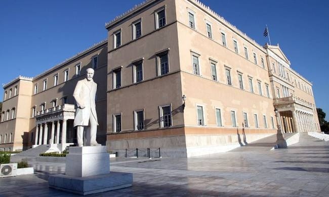 Δημοσκόπηση: Ιδιαίτερα δυσαρεστημένοι οι Έλληνες από την κυβέρνηση