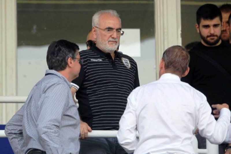 Τρεις ώρες κλεισμένοι στα γραφεία!