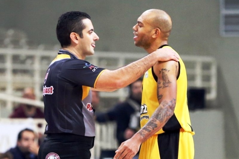 Οργισμένοι στην ΑΕΚ με τη διαιτησία