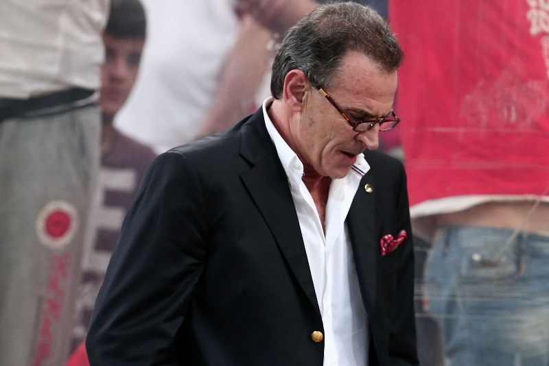 Ο Πανόπουλος ξαναχτύπησε: «Της κοντής της…, της φταίνε οι τρίχες»!