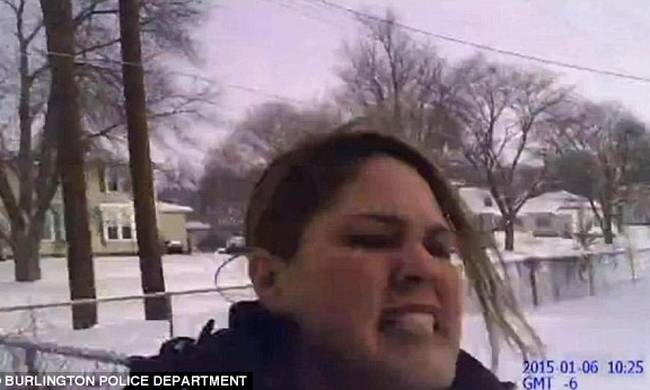 Αστυνομικός σκότωσε μητέρα μπροστά στο τρίχρονο παιδί της (vid)