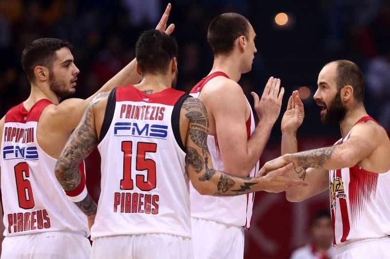 Με τέτοια άμυνα απλά δεν χάνει!