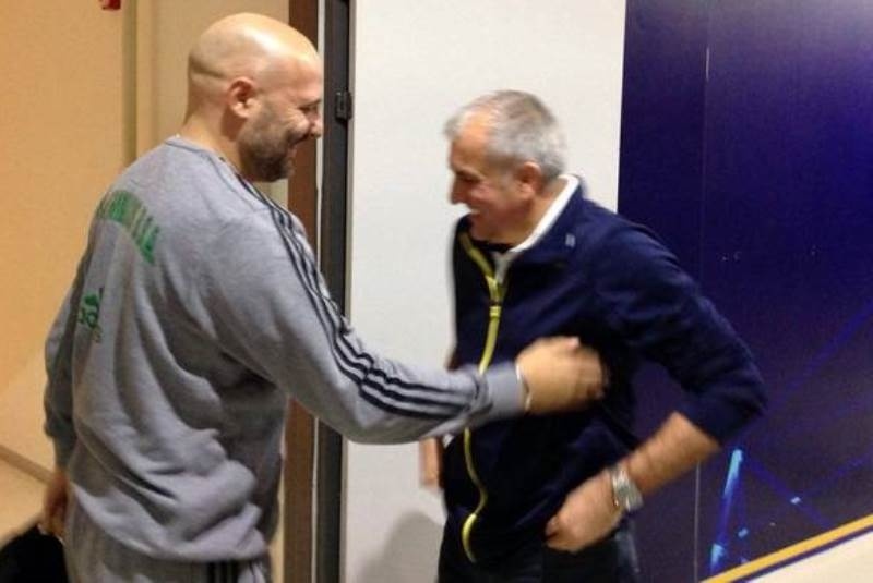 Ο «Ζοτς» και… η οικογένειά του (videos)