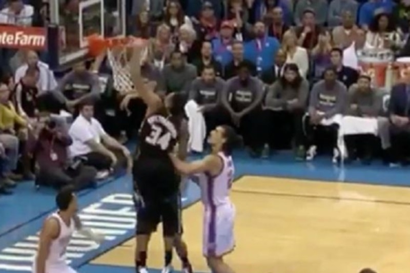 Τους τρέλανε στο...κάρφωμα ο Γιάννης Αντετοκούνμπο! (videos)