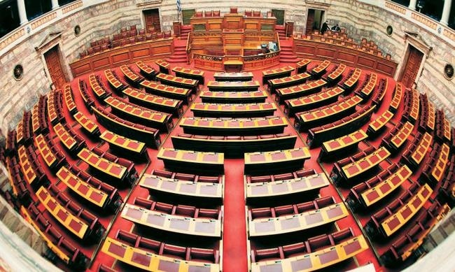 Σκάνδαλο: «Χρυσά» αναδρομικά σε συνταξιούχους βουλευτές