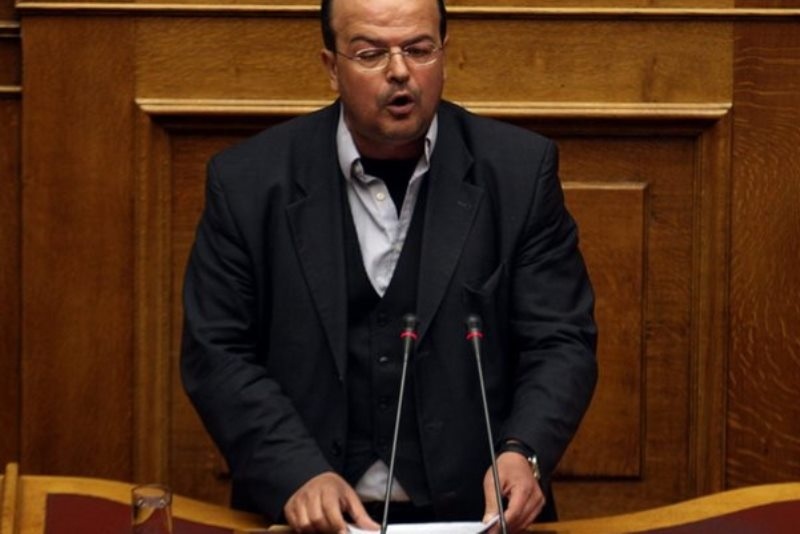 Πρώτο τραπέζι πίστα: Απίστευτο τρολάρισμα σε Τριανταφυλλίδη! (photo)