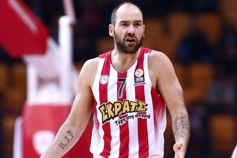 Η επική βουτιά του Σπανούλη που σφυρίχτηκε φάουλ! (video)