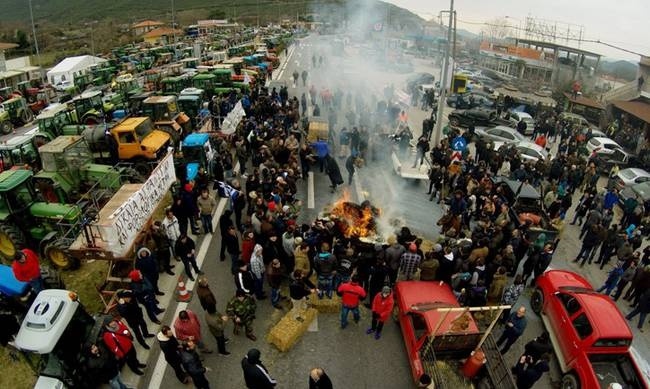 Ανυποχώρητοι οι αγρότες ενισχύουν τα μπλόκα - Στέλνουν μήνυμα στη κυβέρνηση