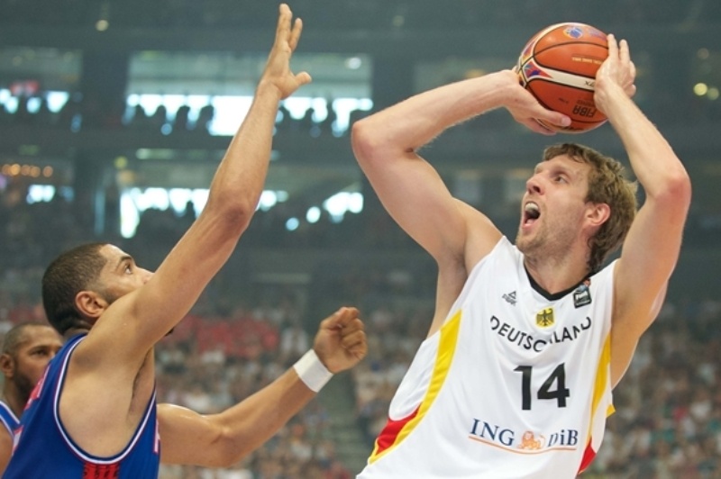 Τέλος ο Νοβίτζκι! (video)