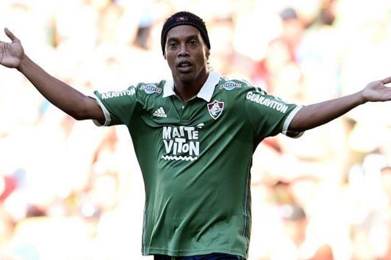 Παραλίγο… στον τόπο ο Ροναλντίνιο! (videos)