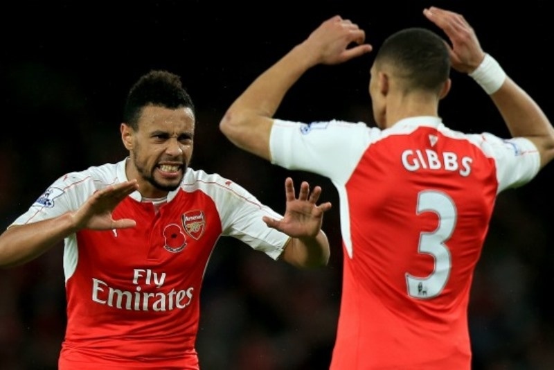 Aπίστευτο! Ο Γκιμπς έκανε τάκλιν σε συμπαίκτη του! (video)