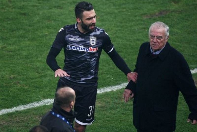 Έξαλλος μετά το ντέρμπι ο Τζαβέλλας!