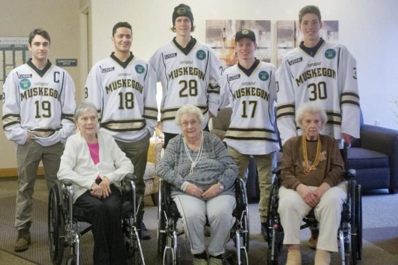 Όταν το χόκεϊ παίζει… βόλεϊ για καλό σκοπό!