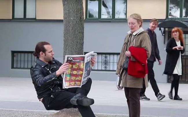 Η αόρατη… καρέκλα που έχει «τρελάνει» το διαδίκτυο! (video)