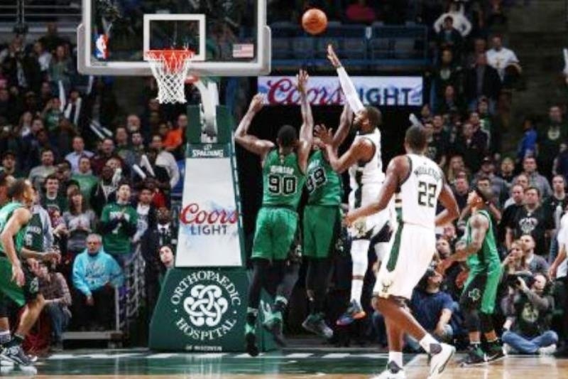 Νίκησαν στο τέλος οι Μπακς