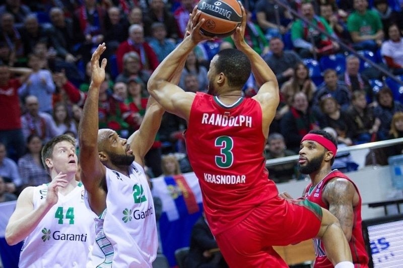 Λοκομοτίβ Κουμπάν – Νταρουσάφακα 82-58: Σταθερά δεύτερη