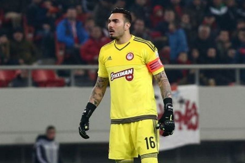 Σύνθημα νίκης από Ρομπέρτο (photo)