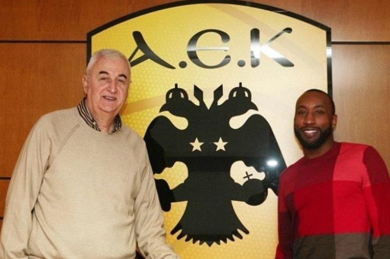 Στα γραφεία της ΑΕΚ ο Χόλντεν!