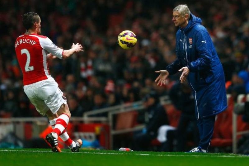 «Κράξιμο» στον Βενγκέρ από Ντεμπουσί!